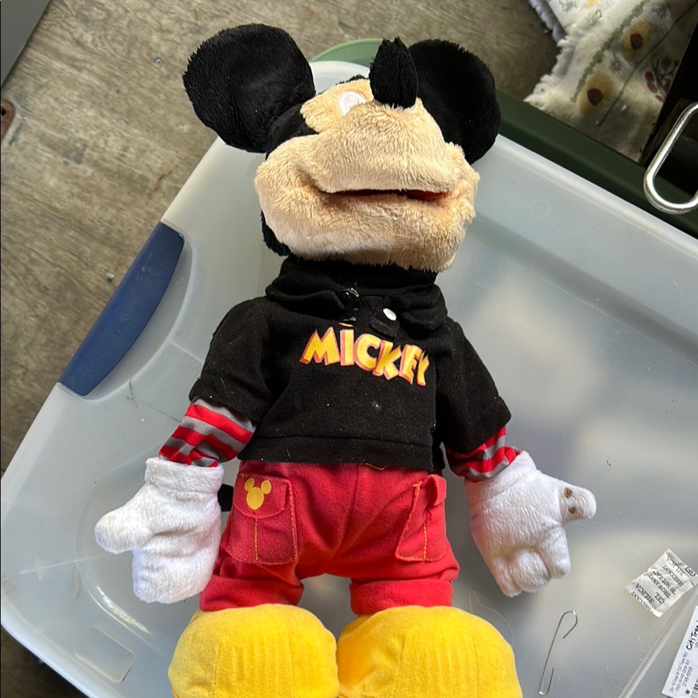 Mickey Black, Red, Yellow